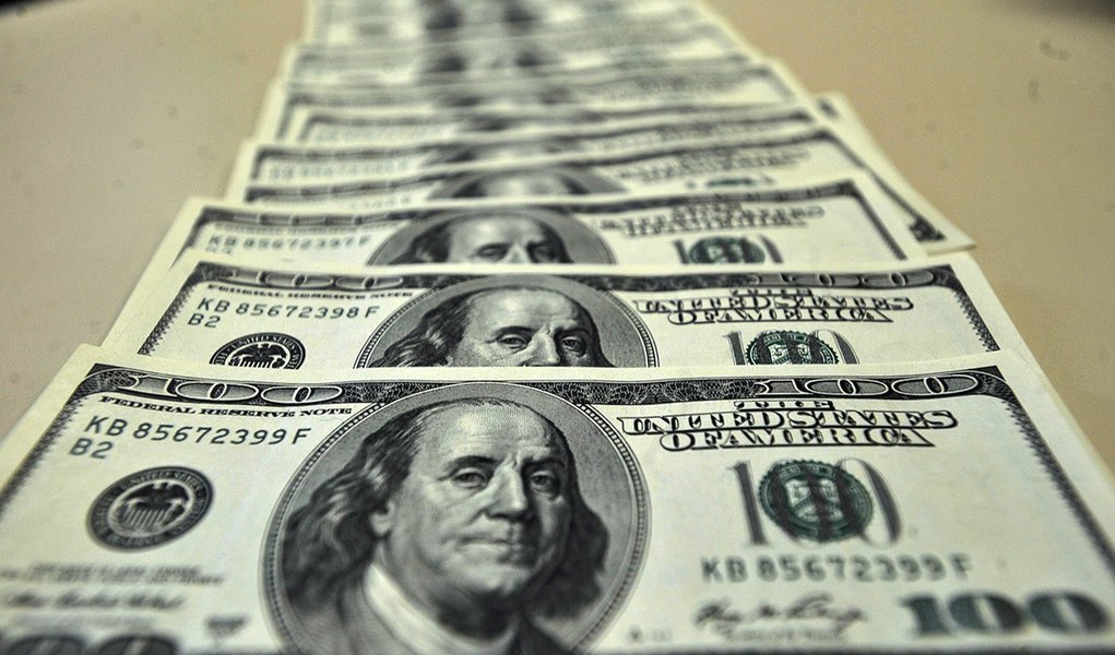 Dolar-Moeda estrangeira