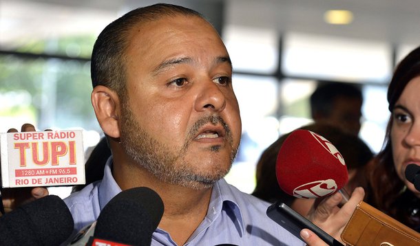 Brasília - O presidente da Central Única dos Trabalhadores (CUT), Vagner Freitas, fala à imprensa após Fórum de Debates sobre Políticas de Trabalho, Emprego, Renda e Previdência Social, no Palácio do Planalto (Antonio Cruz/Agência Brasil)