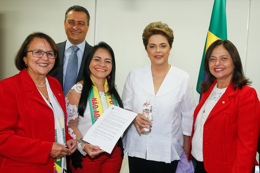 Brasília - DF, 14/04/2016. Presidenta Dilma Rousseff durante encontro com o Governador da Bahia, Rui Costa e parlamentares da bancada da Bahia. Foto: Roberto Stuckert Filho/PR