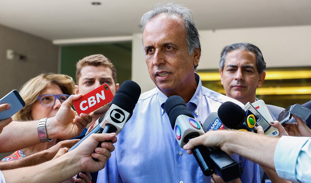 Rio de Janeiro- RJ- Brasil- 31/03/2016- Governador Luiz Fernando Pezão tem alta do Hospital Pró-Cardíaco em Botafogo. Foto: Shana Reis/ GERJ