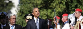U.S President Barack Obama and Greek President Prokopis Pavlopoulos inspect a guard of honor at a welcome ceremony, in Athens, Greece, November 15, 2016. REUTERS/Alkis Konstantinidis