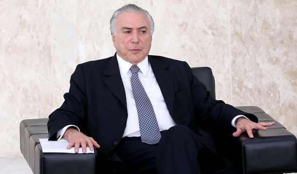 Brasília - O presidente interino Michel Temer participam de cerimônia de entrega de credenciais a embaixadores estrangeiros, residentes em Brasília (Wilson Dias/Agência Brasil)