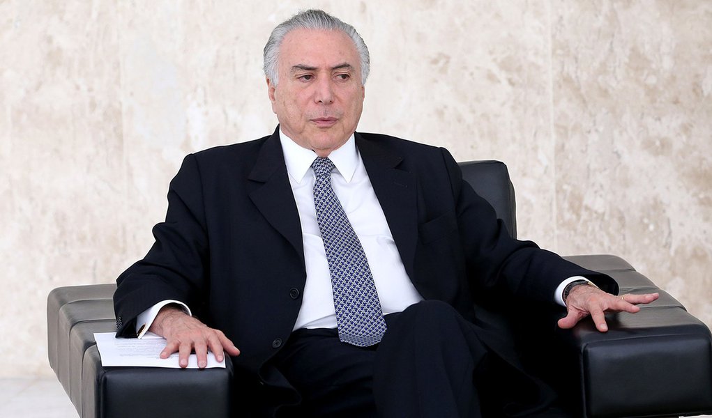 Brasília - O presidente interino Michel Temer participam de cerimônia de entrega de credenciais a embaixadores estrangeiros, residentes em Brasília (Wilson Dias/Agência Brasil)