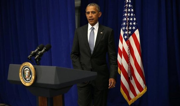 U.S. President Barack Obama walks to the lectern to speak about last Saturday's bombing in Manhattan's Chelsea neighborhood in New York September 19, 2016. REUTERS/Kevin Lamarque