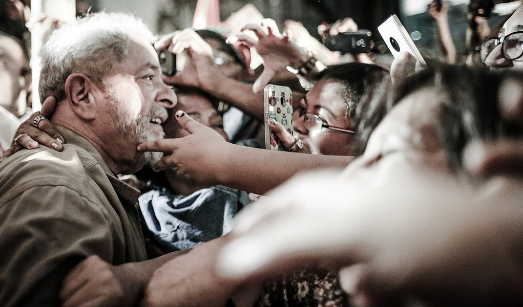 28/09/2016- Campinas- SP, Brasil- Ex-presidente Luiz Inácio Lula da Silva participa de caminhada com o candidato a prefeitura de Campinas, Marcio Pochmann. Foto: Ricardo Stuckert / Instituto Lula