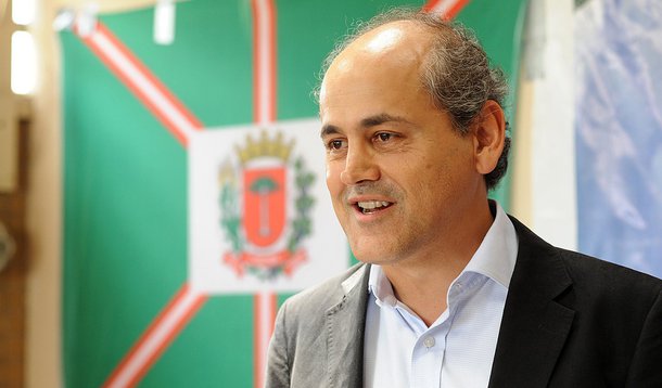 Gustavo Fruet anuncia parte do secretariado municipal nessa segunda feira 17. Foto Everson Bressan