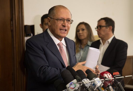 04/12/2015- São Paulo- SP- Brasil- O governador Geraldo Alckmin anunciou nesta sexta-feira (4) o adiamento da reorganização escolar. A coletiva foi realizada no Palácio dos Bandeirantes.