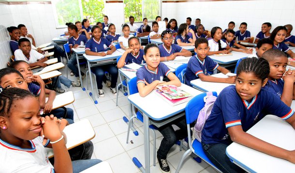 Retorno �s aulas da Rede Estadual de Ensino. Na Foto: Escola Estadual Santa Rita de C�ssia - �guas Claras Foto: Alberto Coutinho/Secom