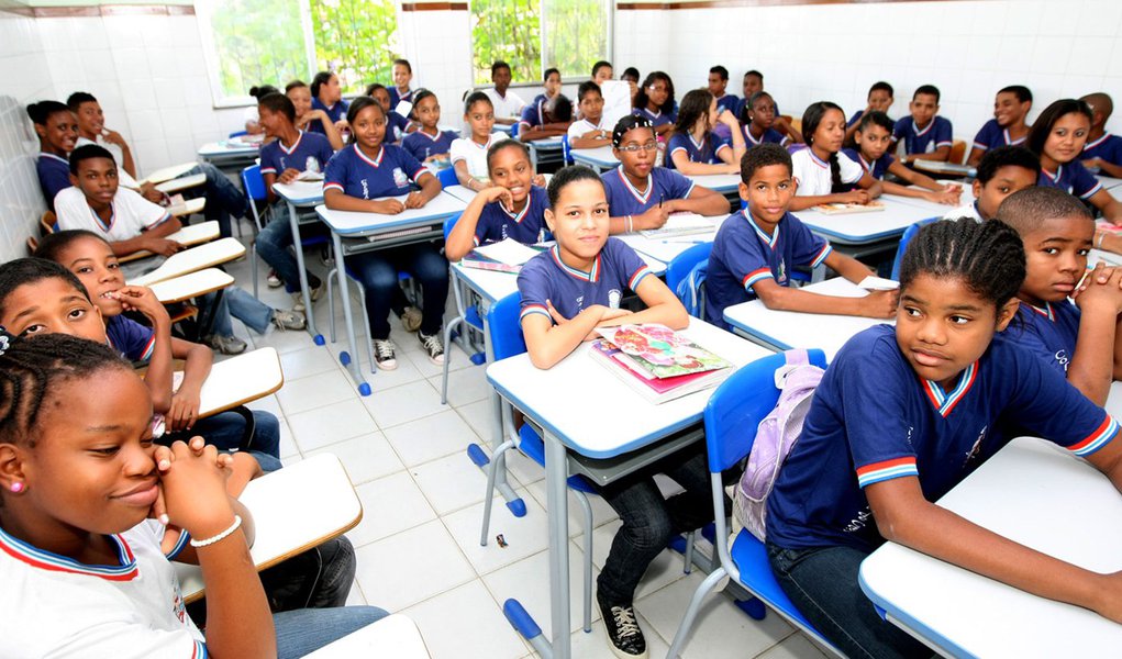 Retorno �s aulas da Rede Estadual de Ensino. Na Foto: Escola Estadual Santa Rita de C�ssia - �guas Claras Foto: Alberto Coutinho/Secom