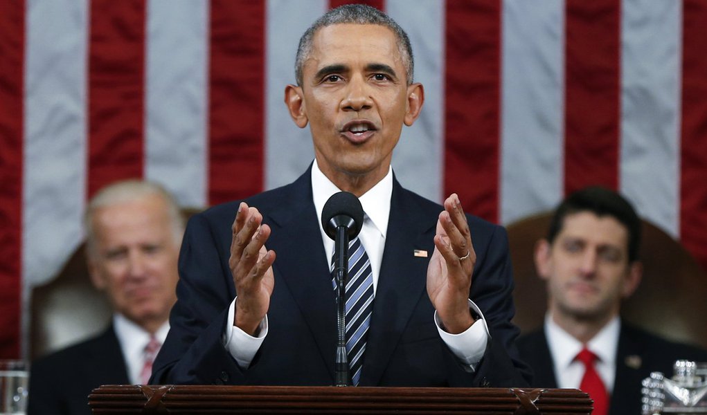 Presidente dos Estados Unidos, Barack Obama, durante discurso anual do Estado da União, em Washington. 13/01/2016 REUTERS/Evan Vucci/Pool