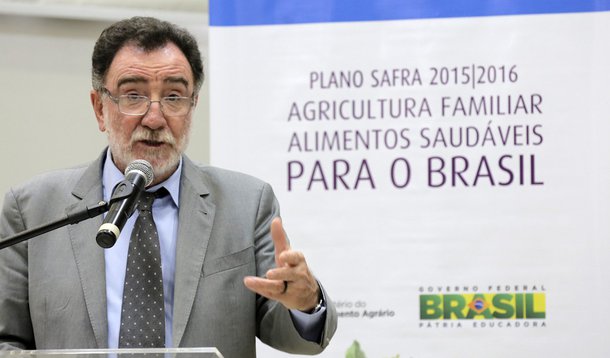 2015Out01 lançamento do Plano Safra da Agricultura Familiar e entrega de Titulos em Belem