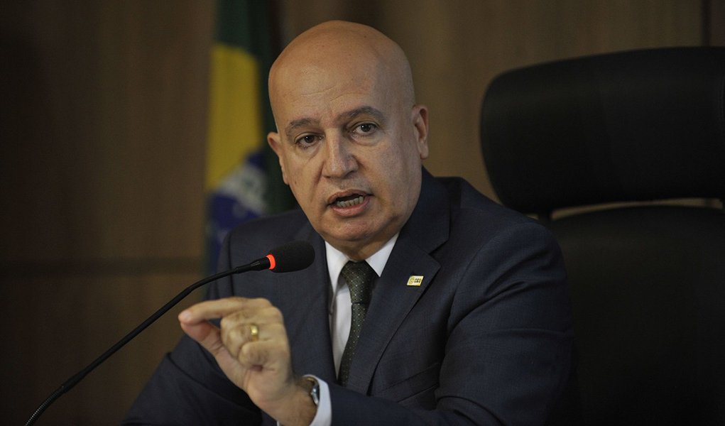 O ministro da CGU, Valdir Simão, apresenta a Escala Brasil Transparente. A iniciativa é um índice que mede a transparência passiva de estados e municípios (Elza Fiuza/Agência Brasil)