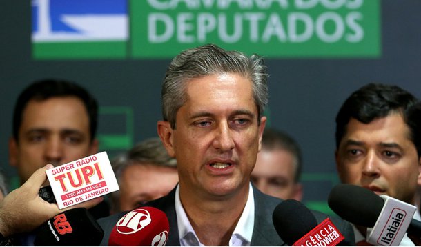 Brasília - O líder do PSD na Câmara, deputado Rogério Rosso, fala à imprensa (Wilson Dias/Agência Brasil)