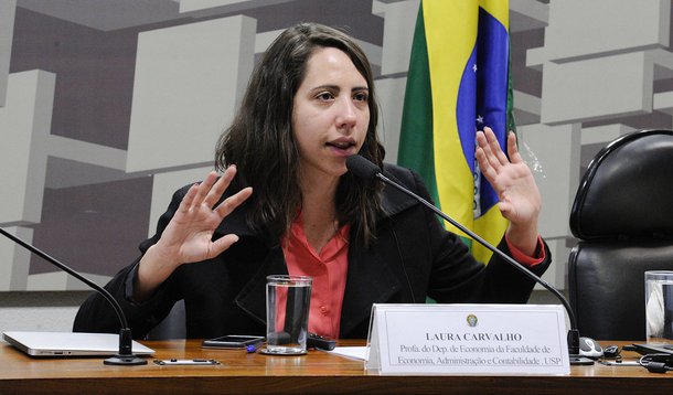 Laura Carvalho 
