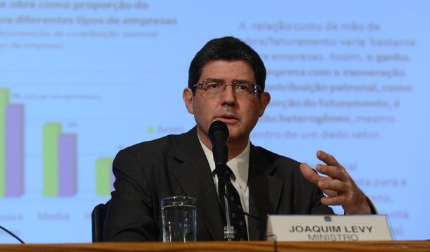 Brasília- DF- Brasil- 27/02/2015- O ministro da Fazenda, Joaquim Levy, fala sobre a redução da desoneração da folha de pagamentos (Valter Campanato/Agência Brasil)