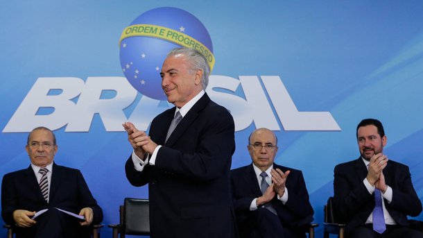 (Brasília, DF 22/12/2016) Presidente Michel Temer assina a Medida Provisória do Programa de Manutenção e Geração de Empregos. Foto: Marcos Corrêa/PR