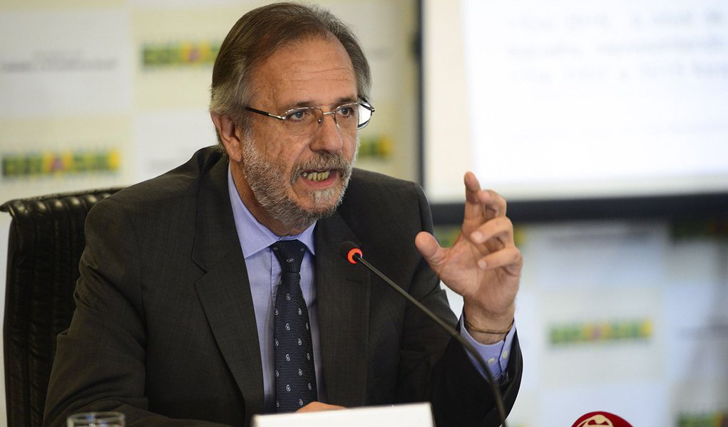 Brasília - O Ministro do Trabalho e Previdência Social , Miguel Rossetto divulga o balanço do Cadastro Geral de Empregados e Desempregados (CAGED) de 2015 (José Cruz/Agência Brasil)