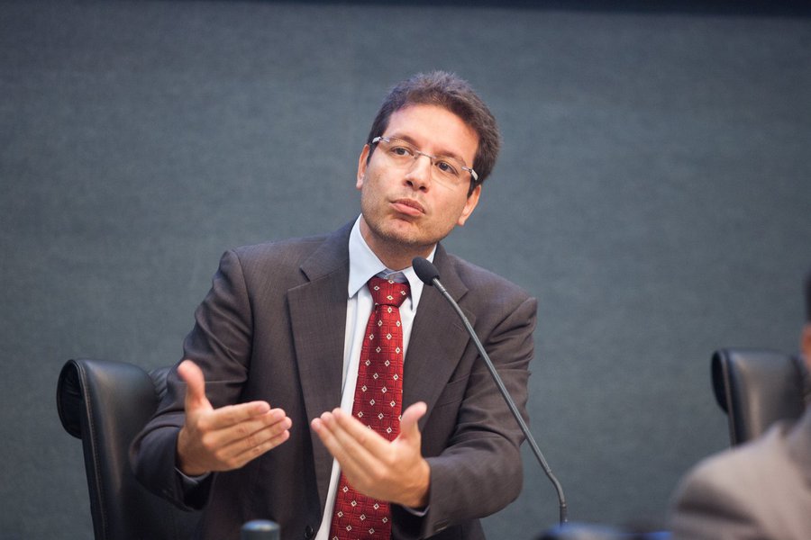 04 de fevereiro de 2015. Sessao Ordinaria da Assembleia Legislativa do Estado do Ceara. Na foto Renato Roseno do PSOL