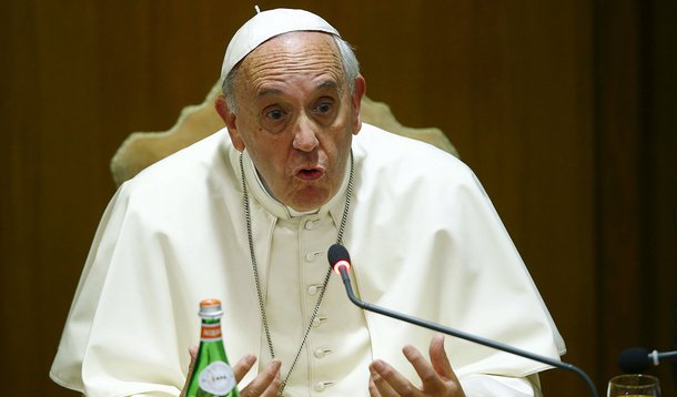 Papa Francisco durante conferÃªncia sobre mudanÃ§a climÃ¡tica organizada pelo Vaticano nesta terÃ§a-feira. 21/07/2015 REUTERS/Tony Gentile