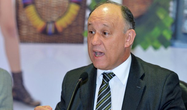 Ministros da Saúde, Arthur Chioro e de Direitos Humanos, Pepe Vargas, durante laçamento da campanha sobre saúde de mulheres lésbicas e bissexuais (Fabio Rodrigues Pozzebom/Agência Brasil)