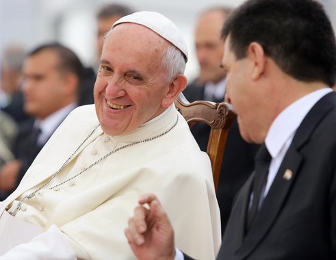 10-07-2015 - Paraguai - O Presidente da República, Horacio Cartes, acompanhado de seus principais assessores, recebeu na tarde de sexta-feira 10 julho, Papa Francisco, que assim começou uma visita histórica para o Paraguai.