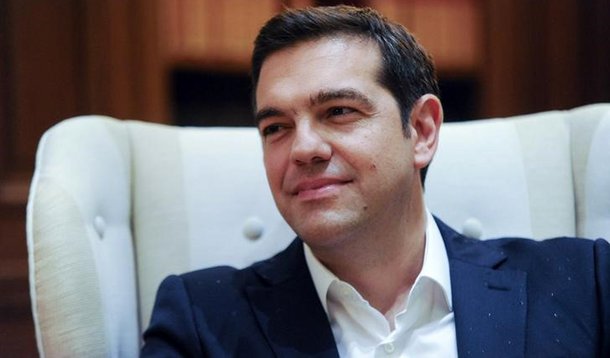 Premiê grego Tsipras sorri durante cerimônia em Atenas. 21/9/2015. REUTERS/Michalis Karagiannis