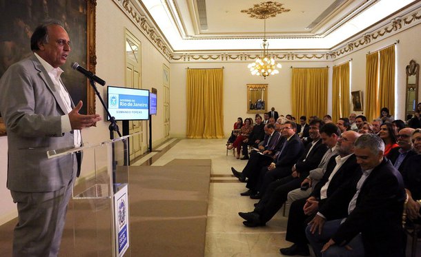 23.10.2015 - Rio de Janeiro - RJ - Governador Luiz Fernando Pezão, durante