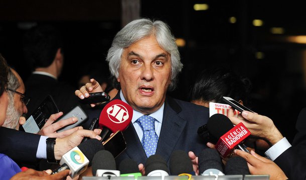 Senador Delcídio Amaral (PT-MS) concede entrevista. Foto: Jonas Pereira/Agência Senado