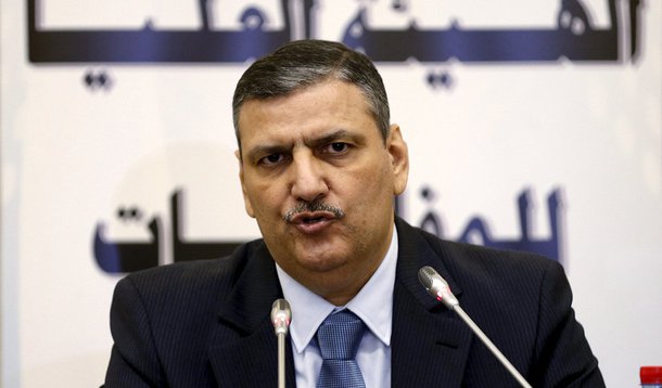 Riad Hijab, escolhido como coordenador dos grupos de oposiÃ§Ã£o da SÃ­ria, fala em uma coletiva de imprensa em Riyadh, ArÃ¡bia Saudita. 18 de dezembro de 2015. REUTERS/Faisal Al Nasser