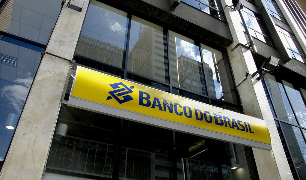 Banco do Brasil na Av. Paulista esquina com R. Augusta. Foto em 30 de abril de 2011.