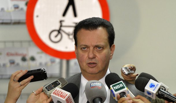 No Dia Mundial Sem Carro, o ministro Gilberto Kassab, lan�a a Cartilha do Ciclista que re�ne informa��es sobre a legisla��o, sinaliza��o, rede ciclovi�ria e regras de circula��o e seguran�a (Jos� Cruz/Ag�ncia Brasil)