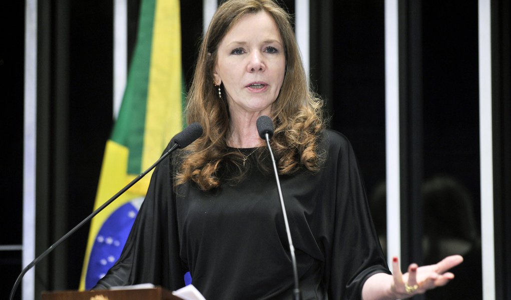 Plenário do Senado Federal durante sessão não deliberativa ordinária. Em discurso, senadora Vanessa Grazziotin (PCdoB-AM). Foto: Waldemir Barreto/Agência Senado