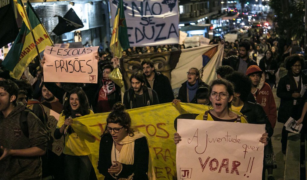 07/07/2015 - PORTO ALEGRE, RS, BRASIL - Marcha contra a redução da Maioridade Penal. Foto: Guilherme Santos/Sul21