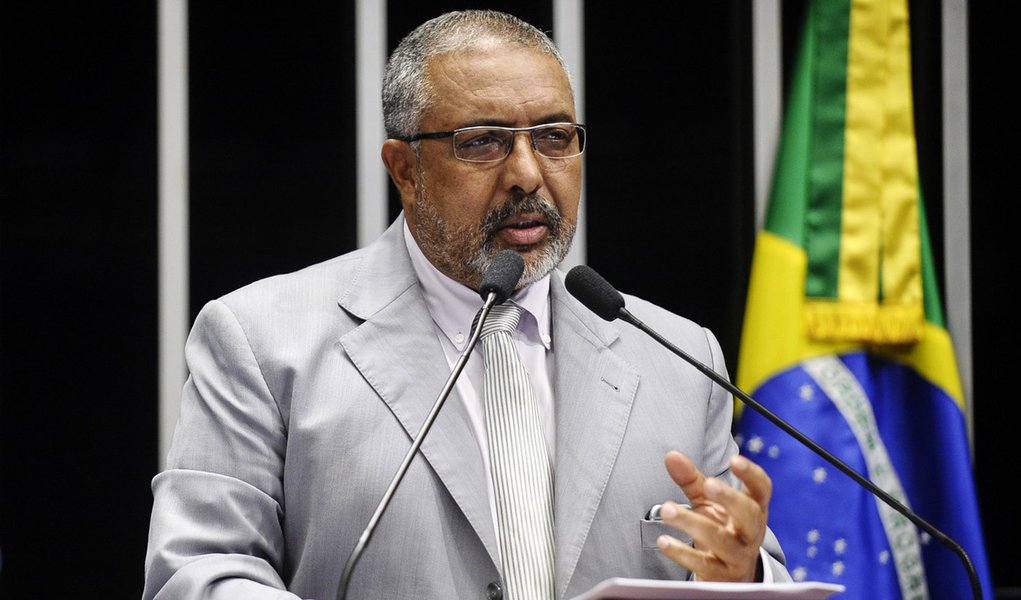 Plenário do Senado Federal durante sessão não deliberativa ordinária. Em discurso, senador Paulo Paim (PT-RS). Foto: Jefferson Rudy/Agência Senado
