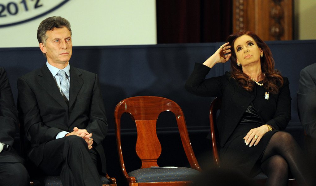 acto en la bolsa de comercio por la cancelacion deuda boden 2012 02-08-12 CRISTINA Y MACRI EN LA BOLSA DE COMERCIO. FOTO, NESTOR SIEIRA.