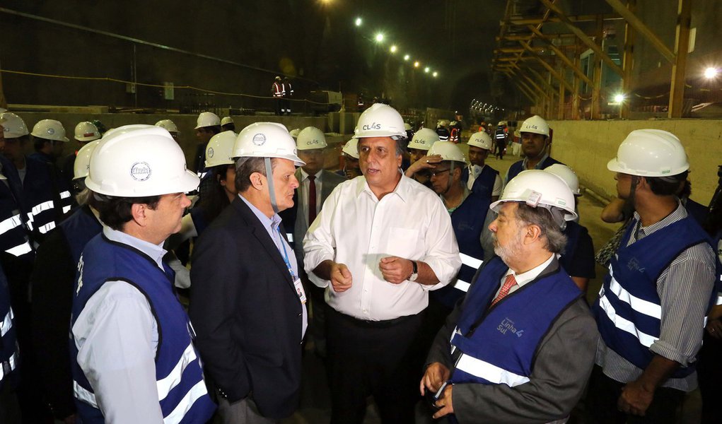 10.06.2015 - Rio de Janeiro - RJ - Governador Luiz Fernando Pezão faz viagem inaugural do primeiro trem do metrô da Linha 4 e visita às obras da Estação General Osório, na zona sul do Rio de Janeiro. Foto: Carlos Magno