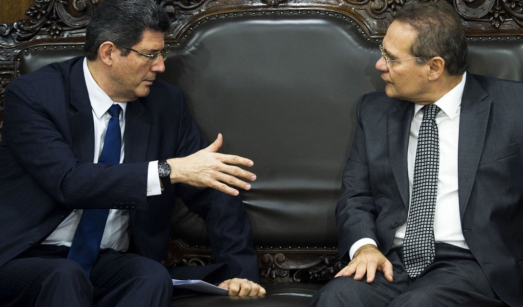 O ministro da Fazenda, Joaquim Levy, se reúne com o presidente do Senado, Renan Calheiros (Marcelo Camargo/Agência Brasil)