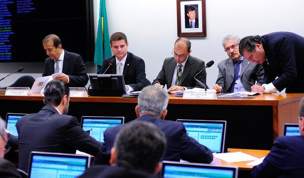 20/08/2015 - Presidente da CPI, dep. Marcos Rotta (PMDB-AM), durante reunião Ordinária da CPI do BNDES, no Congresso Nacional. Foto: Lucio Bernardo Junior / Câmara dos Deputados