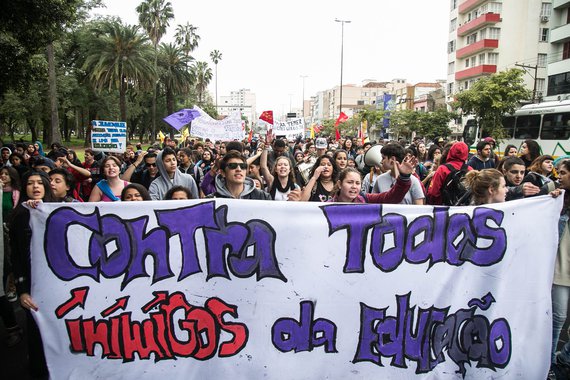 11/08/2016 - PORTO ALEGRE, RS - Ato do dia do Estudante - Contra Todos os Inimigos da Educação, na Escola Julio de Castilhos. Foto: Maia Rubim/Sul21