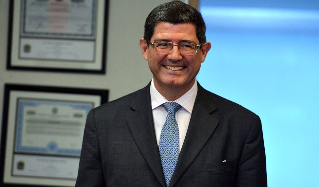 Brasília- DF- Brasil- 04/12/2014- O futuro ministro da Fazenda, Joaquim Levy, durante encontro com o atual ministro, Guido Mantega, no ministério. (Valter Campanato/Agência Brasil)