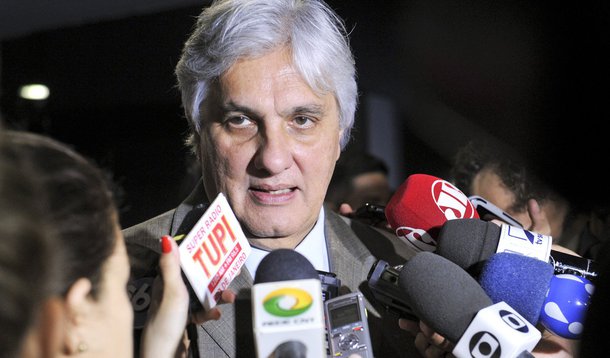 senador Delcídio do Amaral (PT-MS) concede entrevista. Foto: Jane de Araújo/Agência Senado