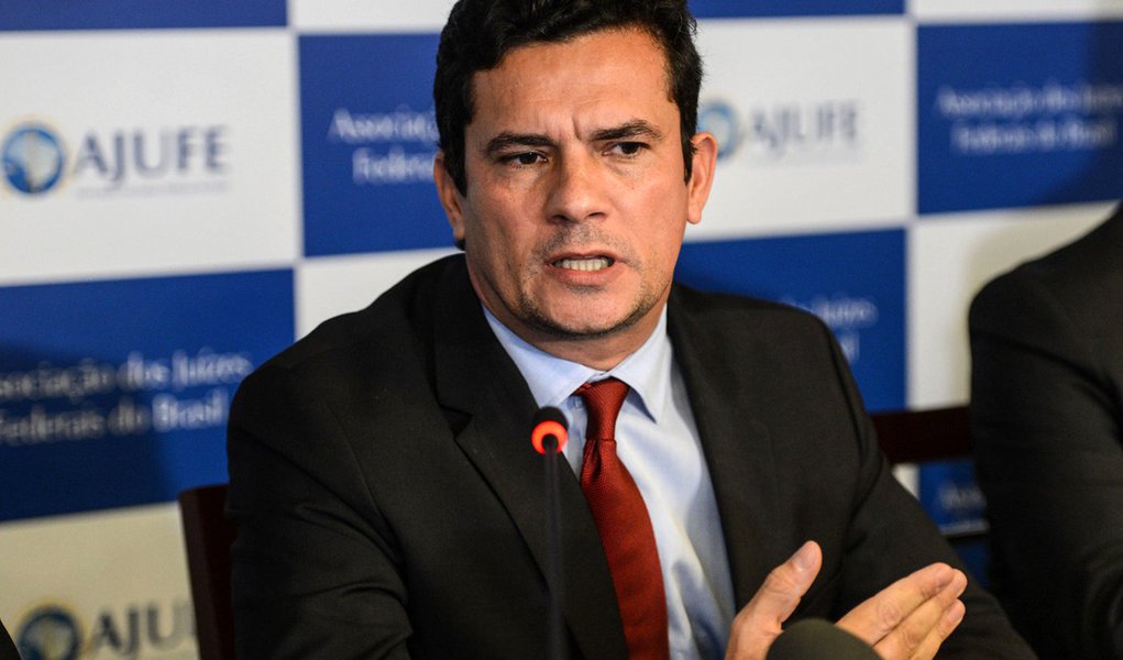 Brasília- DF- Brasil- 07/04/2015- O juiz federal Sérgio Moro participa de apresentação de um conjunto de medidas contra a impunidade e pela efetividade da Justiça, na sede Associação dos Juízes Federais do Brasil (Fabio Rodrigues Pozzebom/Agência Brasil)