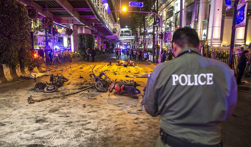 Local de uma explosÃ£o no centro de Bangcoc, na TailÃ¢ndia, nesta segunda-feira. 17/08/2015 REUTERS/Athit Perawongmetha