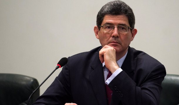 Brasília - O ministro da Fazenda, Joaquim Levy, durante assinatura do Programa de Trabalho Brasil-OCDE com o secretário-geral da OCDE, Angel Gurria, no Palácio Itamaraty (Fabio Rodrigues Pozzebom/Agência Brasil)