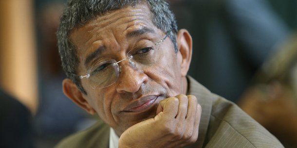 DF - VICENTINHO/ENTREVISTA - POL�TICA - O l�der do PT na C�mara, Vicentinho Paulo da Silva (SP), concede   entrevista aos jornalistas na lideran�a do Partido, na C�mara dos   Deputados, em Bras�lia, nesta quinta-feira.   06/03/2014 - Foto: DIDA SAMPAIO/ES