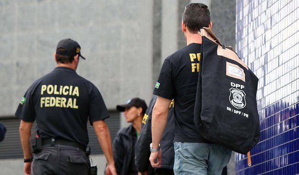 SP - OPERA«√O LAVA JATO - GERAL - MovimentaÁ„o na SuperintendÍncia da PolÌcia Federal no bairro da Lapa, Zona Oeste de S„o Paulo, SP, nesta sexta-feira (14). A PolÌcia Federal (PF) deflagra a sÈtima fase da OperaÁ„o Lava Jato, cumprindo mandados de pris„o