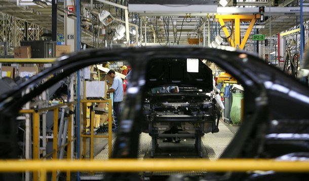 A produção industrial do Paraná cresceu 8,7% em abril, na comparação com o mesmo mês de 2012. Dos quatorze segmentos industriais pesquisados no Paraná, dez registraram alta, com destaque para o crescimento da produção de veículos automotores (23,9%).
Fot