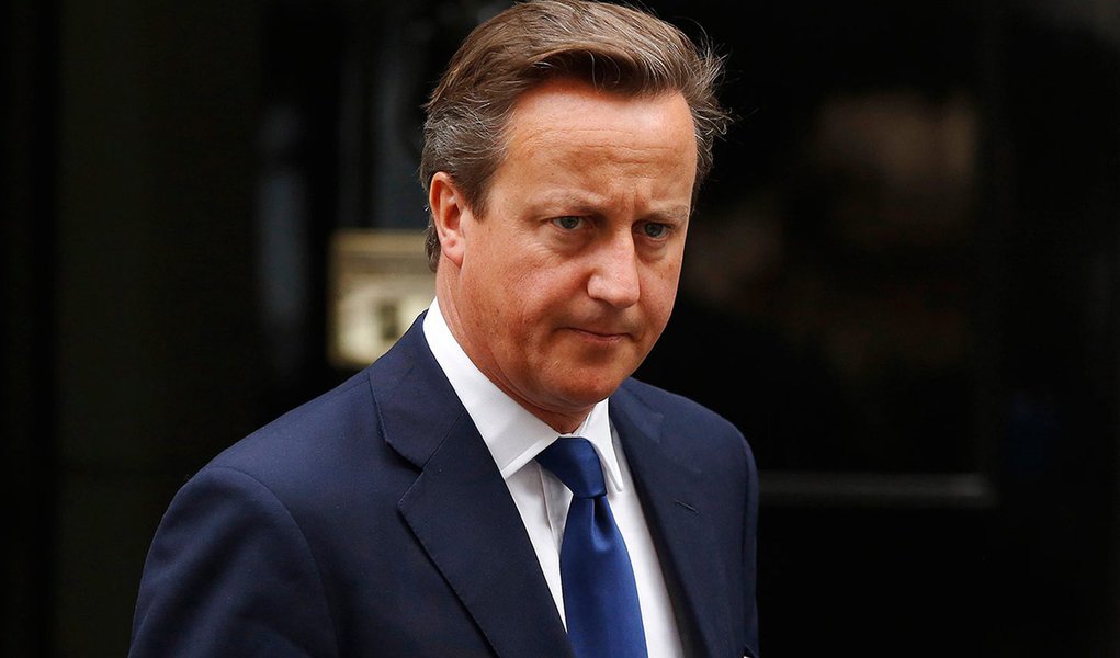 Britain's Prime Minister David Cameron leaves Downing Street in central London on Sept. 3, 2014.   REUTERS/Luke MacGregor