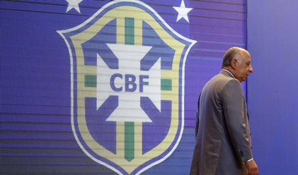 Presidente da CBF, Marcopolo Del Nero, na sede da CBF 5/5/2015 REUTERS/Ricardo Moraes