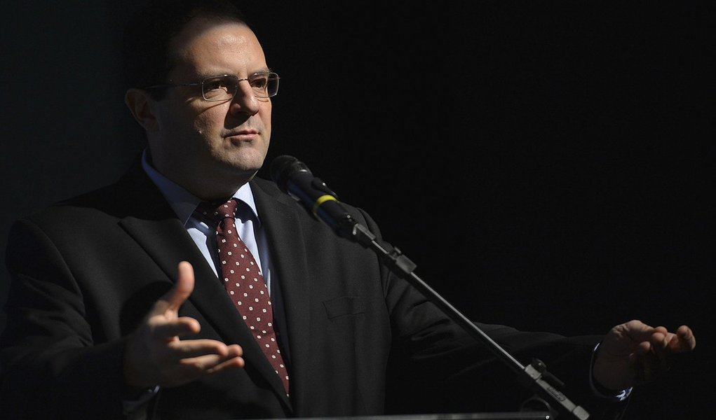O ministro Nelson Barbosa participa da abertura do seminário internacional Papel do Estado no Século XXI: desafios para a gestão pública, no Centro Internacional de Convenções do Brasil (José Cruz/Agência Brasil)
